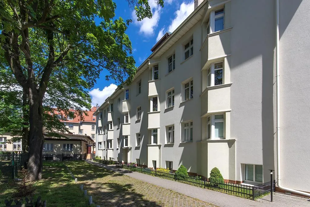3 City Apartments -Maria contacts